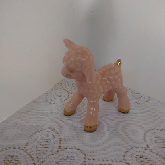 Vintage Baby Pink Lamb Figurine Ceramic 4 in.Tall. - Picture 3 of 3